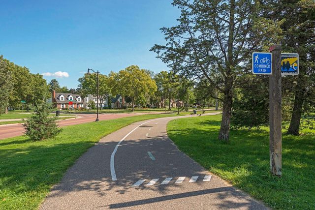 3700 Thomas Avenue N, Minneapolis, MN 55412