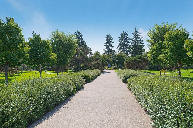 3700 Thomas Avenue N, Minneapolis, MN 55412