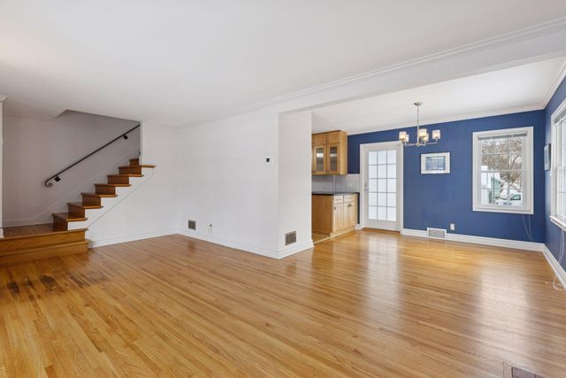 3700 Thomas Avenue N, Minneapolis, MN 55412