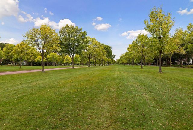 3700 Thomas Avenue N, Minneapolis, MN 55412