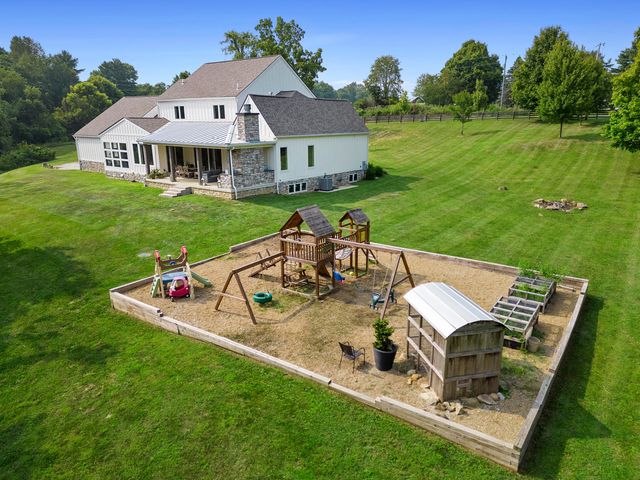 4181 Corner Road, Alexandria, OH 43001