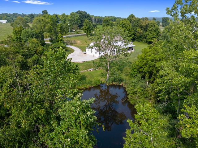 4181 Corner Road, Alexandria, OH 43001