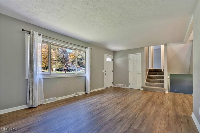 7086 Woodell Avenue NE, Canton, OH 44721