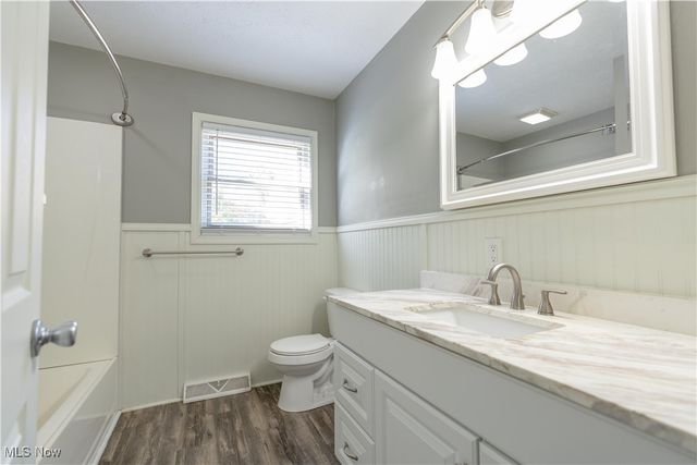 7086 Woodell Avenue NE, Canton, OH 44721