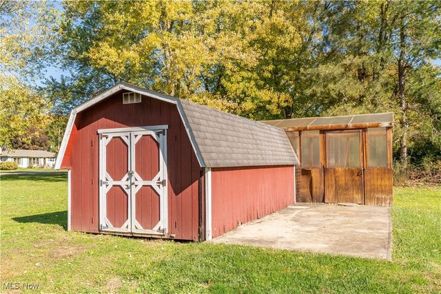 7086 Woodell Avenue NE, Canton, OH 44721