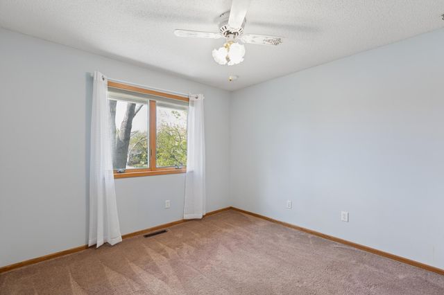 13522 Xavis St NW, Andover, MN 55304