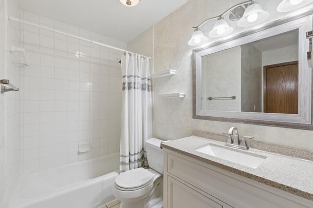 13522 Xavis St NW, Andover, MN 55304