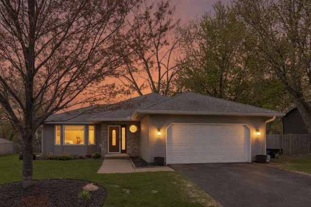 13522 Xavis St NW, Andover, MN 55304