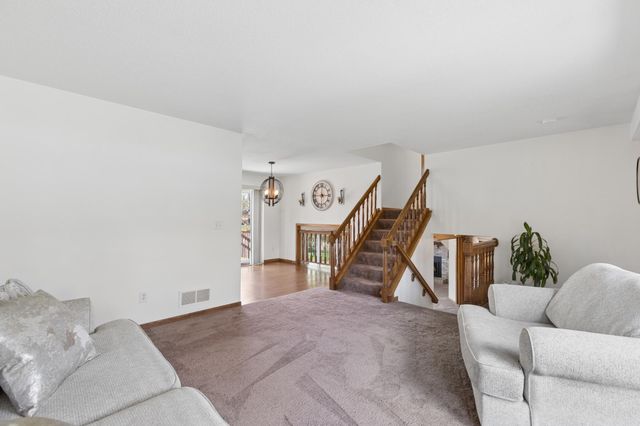 13522 Xavis St NW, Andover, MN 55304