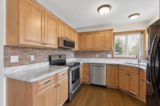 13522 Xavis St NW, Andover, MN 55304