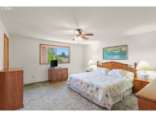 628 Se 33RD Ct, Hillsboro, OR 97123