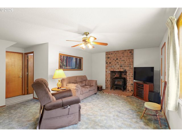 628 Se 33RD Ct, Hillsboro, OR 97123
