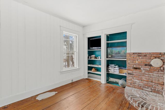 12 S Mast Street, Goffstown, NH 03045