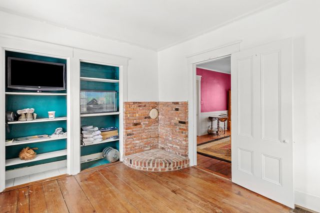 12 S Mast Street, Goffstown, NH 03045