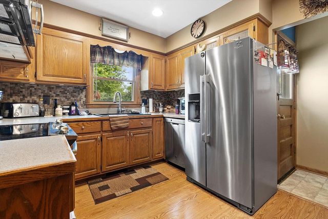 W227S4508 Patricia LANE, Waukesha, WI 53189