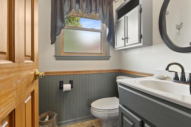 W227S4508 Patricia LANE, Waukesha, WI 53189