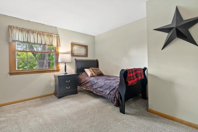 W227S4508 Patricia LANE, Waukesha, WI 53189