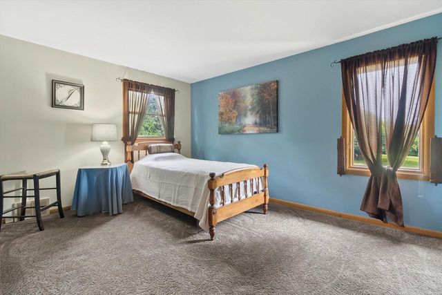 W227S4508 Patricia LANE, Waukesha, WI 53189