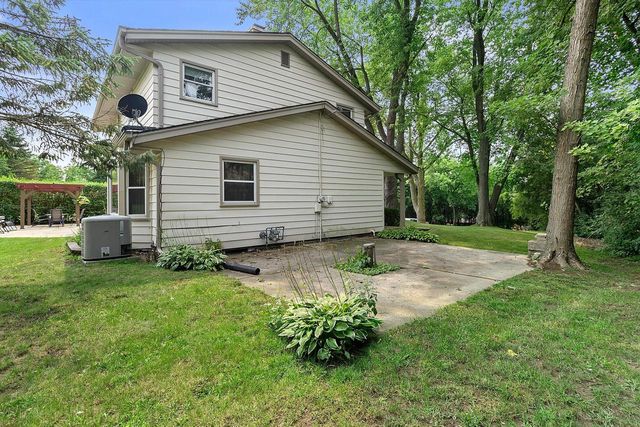 W227S4508 Patricia LANE, Waukesha, WI 53189