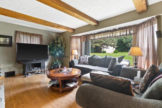 W227S4508 Patricia LANE, Waukesha, WI 53189