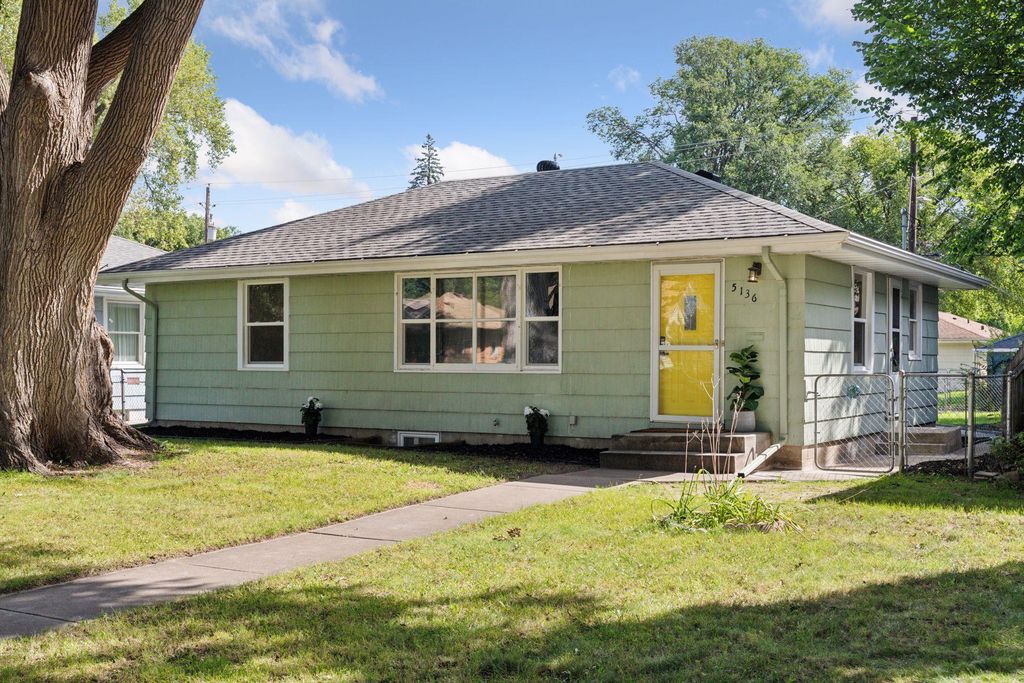 5136 Queen Avenue N, Minneapolis, MN 55430