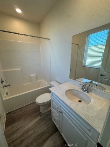 10742 Paramount, Downey, CA 90241