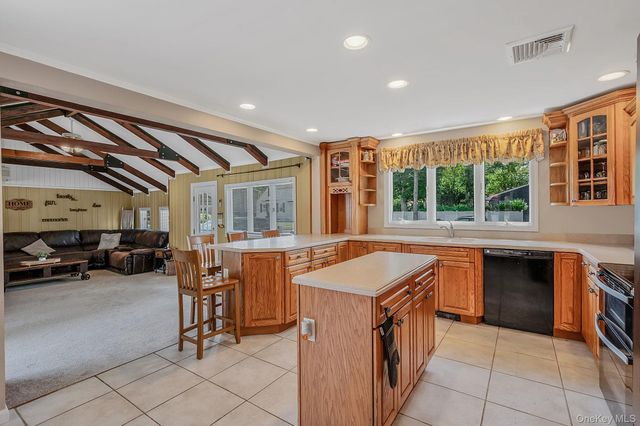 77 Toomey Road, West Islip, NY 11795