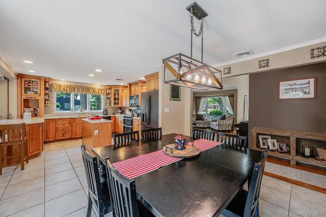 77 Toomey Road, West Islip, NY 11795