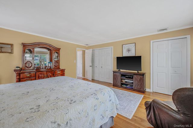 77 Toomey Road, West Islip, NY 11795
