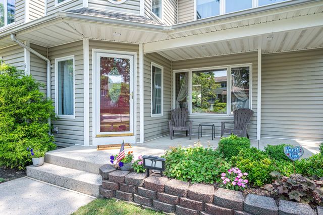 77 Toomey Road, West Islip, NY 11795