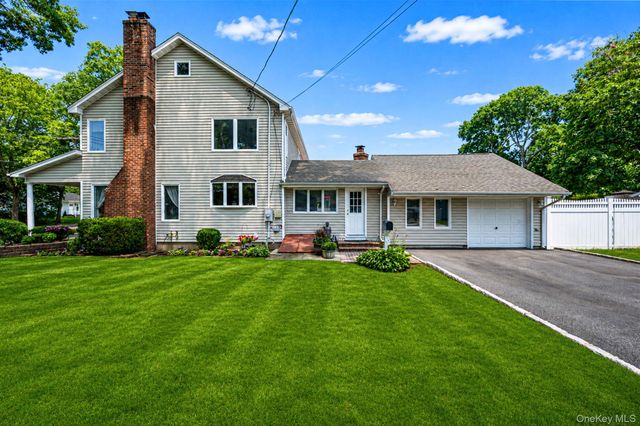 77 Toomey Road, West Islip, NY 11795
