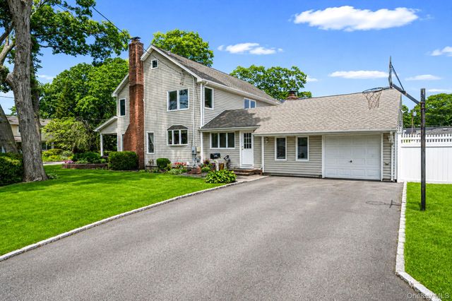 77 Toomey Road, West Islip, NY 11795