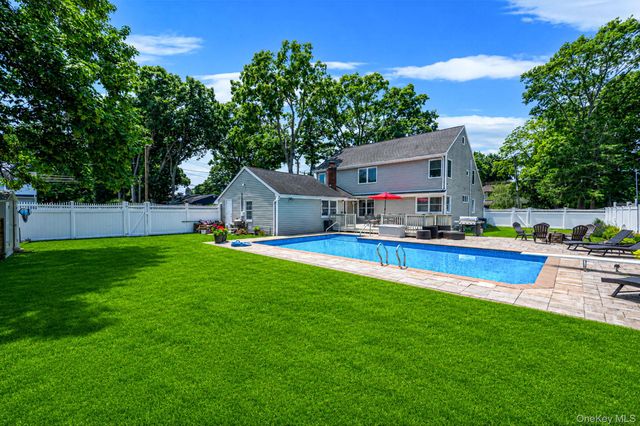77 Toomey Road, West Islip, NY 11795