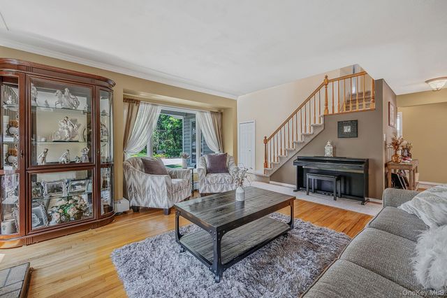 77 Toomey Road, West Islip, NY 11795