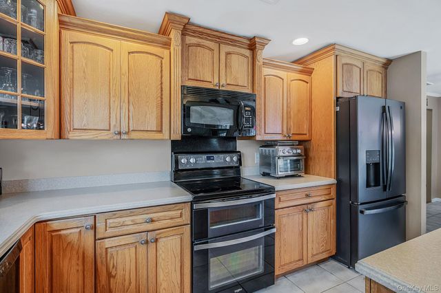 77 Toomey Road, West Islip, NY 11795