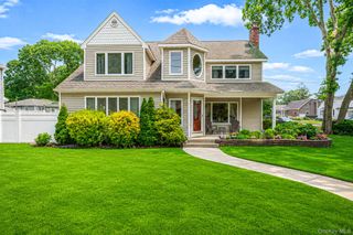 77 Toomey Road, West Islip, NY 11795