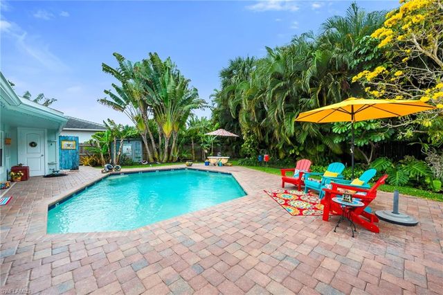 1541 Mandarin RD, Naples, FL 34102