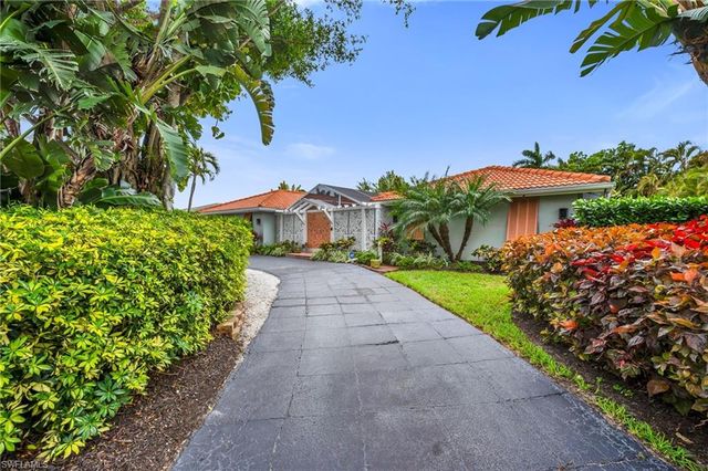 1541 Mandarin RD, Naples, FL 34102