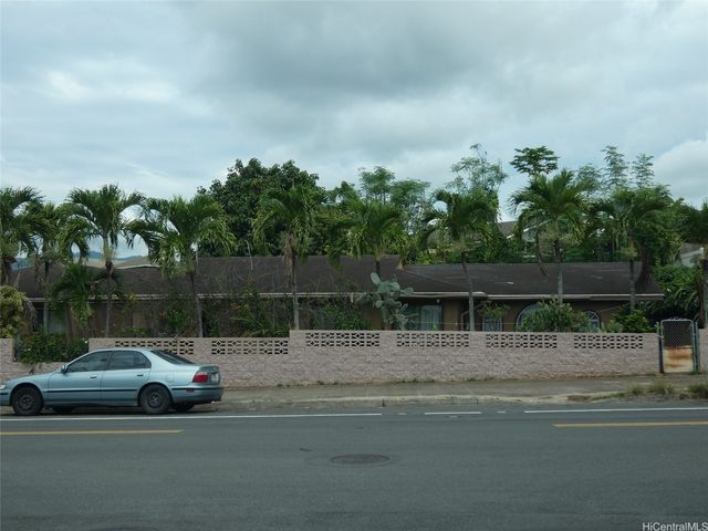 94-858 Kaaholo Street, Waipahu, HI 96797