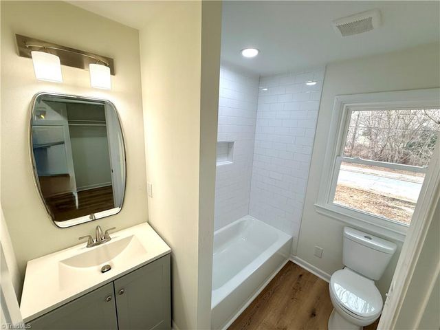 2010 Sharonbrook Drive, Greensboro, NC 27405