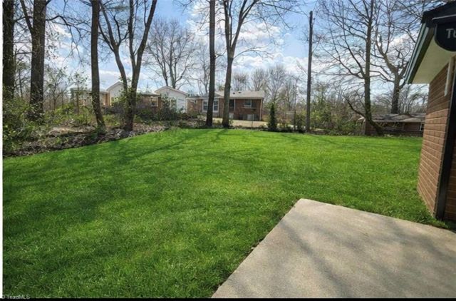 2010 Sharonbrook Drive, Greensboro, NC 27405