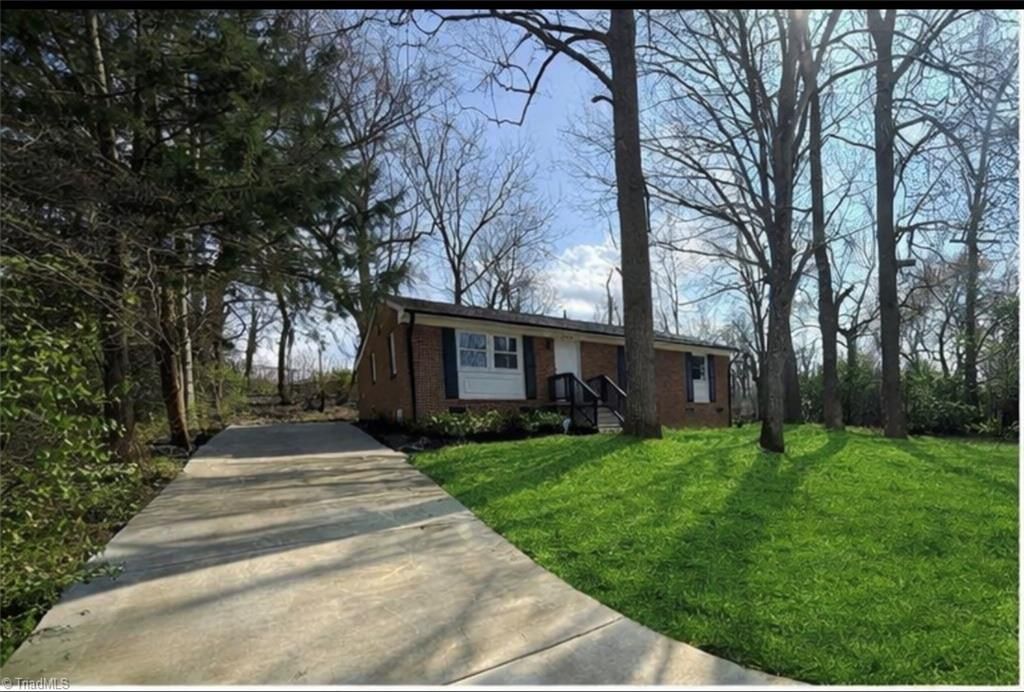 2010 Sharonbrook Drive, Greensboro, NC 27405