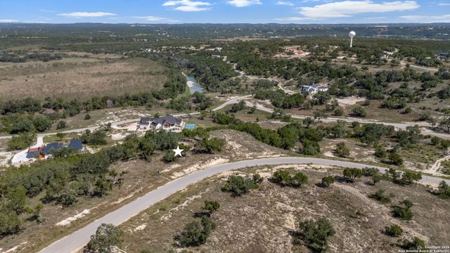 927 Enchanted Vw, Canyon Lake, TX 78133