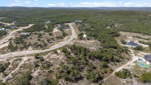 927 Enchanted Vw, Canyon Lake, TX 78133