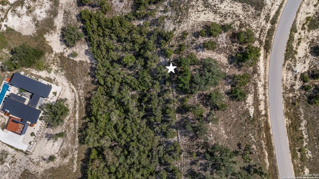 927 Enchanted Vw, Canyon Lake, TX 78133