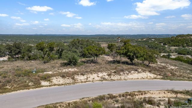 927 Enchanted Vw, Canyon Lake, TX 78133