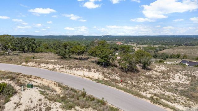 927 Enchanted Vw, Canyon Lake, TX 78133