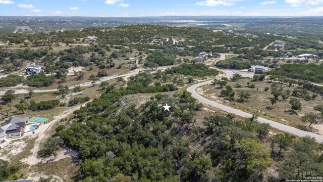 927 Enchanted Vw, Canyon Lake, TX 78133