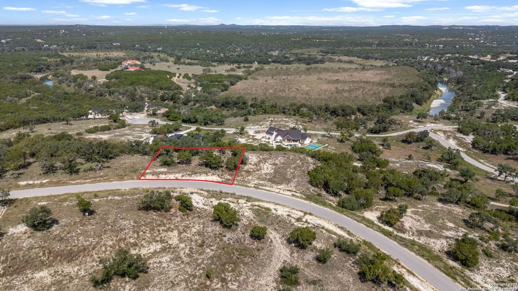 927 Enchanted Vw, Canyon Lake, TX 78133