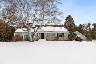 454 Wilson St, Clinton, MA 01510